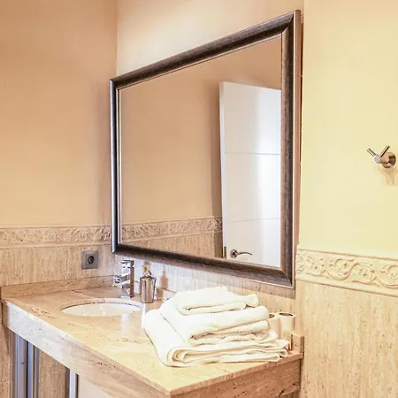 Awesome In With Outdoor Swimming Pool And 2 Bedrooms * Torremolinos